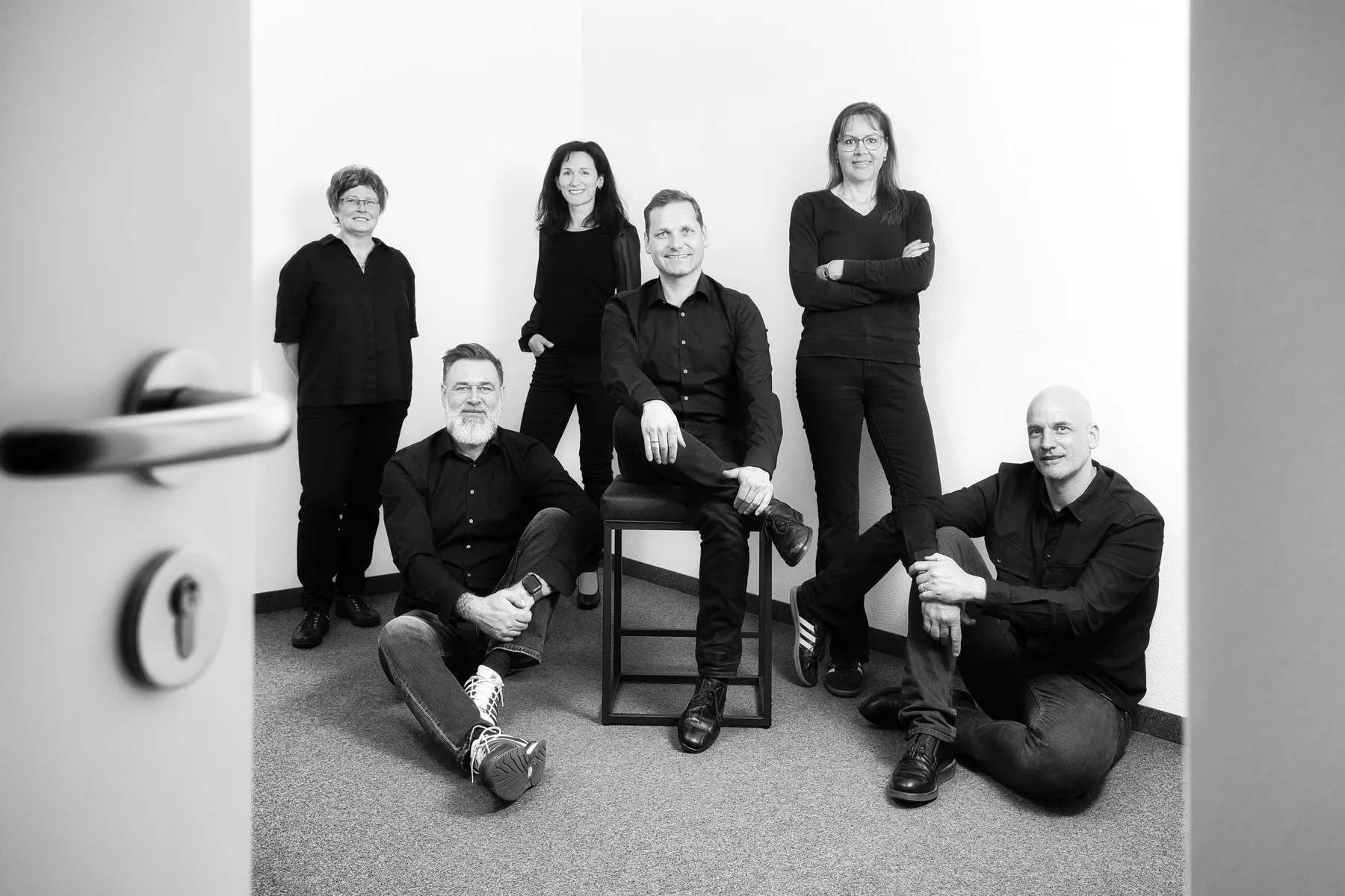 Das Team des Ingenieurbüros Kinast im Büro in München